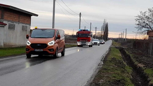Moș Crăciun vine cu autospeciala de pompieri FOTO Ștefan Both