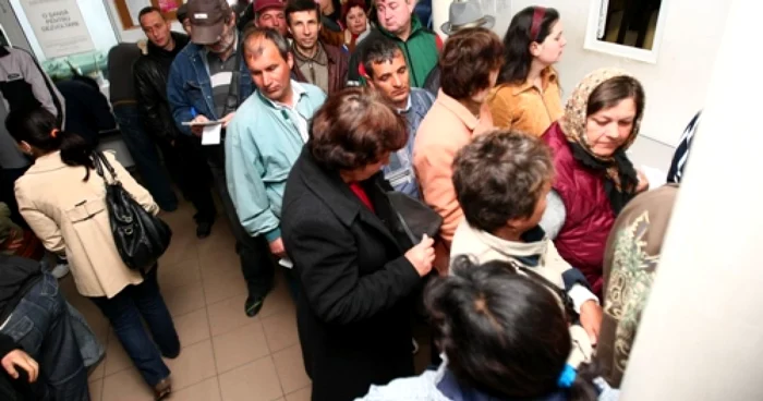 Doar o treime din totalul șomerilor din Neamț mai primește indemnizație de la stat