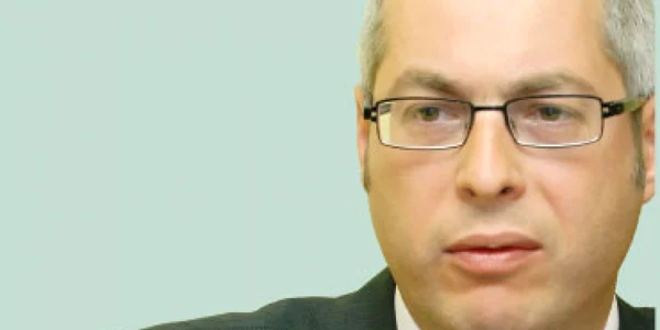 Dinu Petre: „Încearcă să-ţi consolidezi relaţia cu clienţii!“