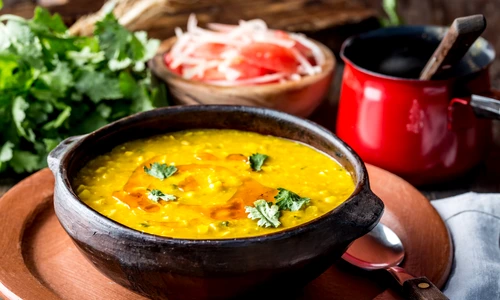 Supa de fasole  Sursa foto shutterstock 1036463935 jpg