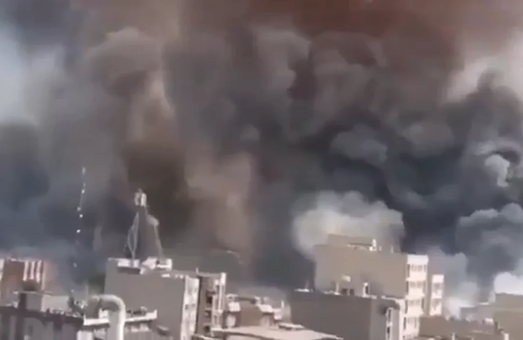 A șaptea noapte consecutivă de bombardamente americane în Iran. Teheranul ameninţă cu declanşarea unei „ofensive totale”