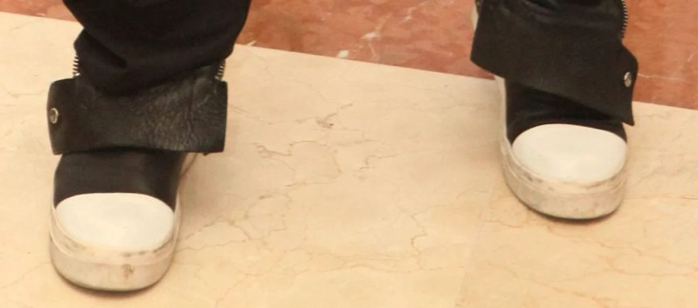 Tavi Clonda se îmbracă în general casual