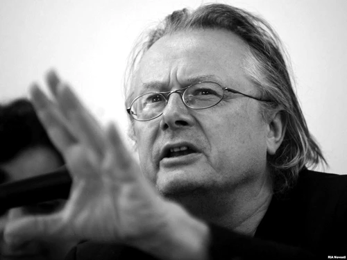 Mărirea şi decăderea lui Frank Castorf jpeg