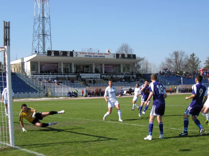 FC Argeş a învins la pas pe CS Otopeni