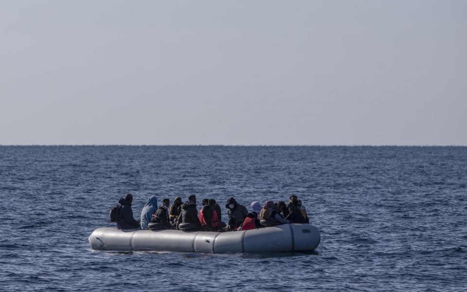 Garda de Coastă franceză a refuzat să salveze migranți aflați în pericol pe mare. „Sunteți în apele britanice”, au transmis militarii