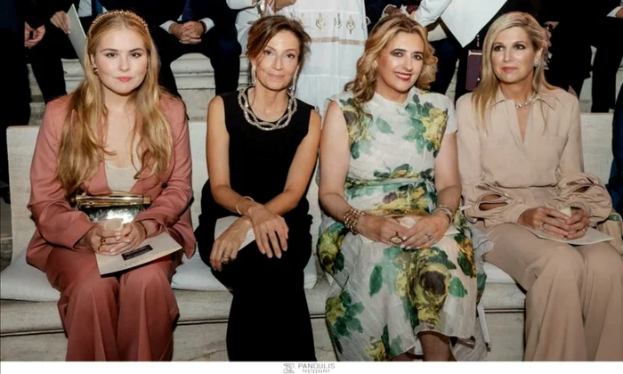 Maxima și Amalia Atena PNG