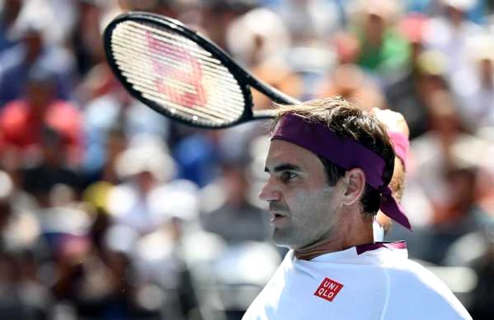 Roger Federer, într-o situaţie complicată la Australian Open. Foto: Australian Open via Twitter