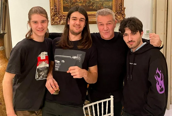 Dan Bittman și cei trei fii ai săi / foto: Social media