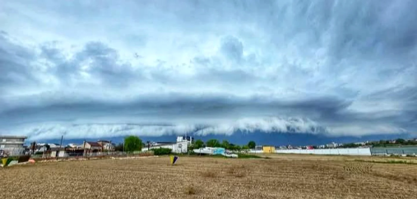 ANM anunță un episod meteo extrem: cod roșu de caniculă și furtuni violente 