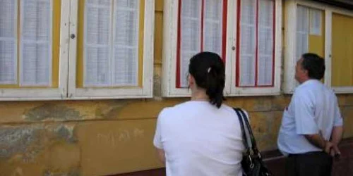 Bistrita: Posturile la titularizare, împărţite astăzi şi mâine