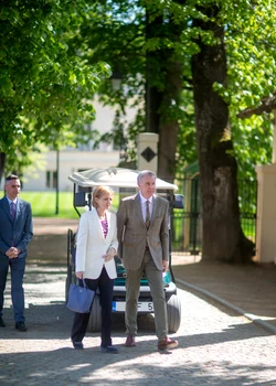 Majestatea Sa Margareta și Principele Radu la Deschiderea Domeniului Săvârșin. FOTO: Cristian Coposesc, Ștefan Iacob