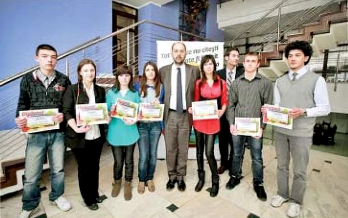Alături de ministrul Kelemen Hunor, la concursul Biblionet