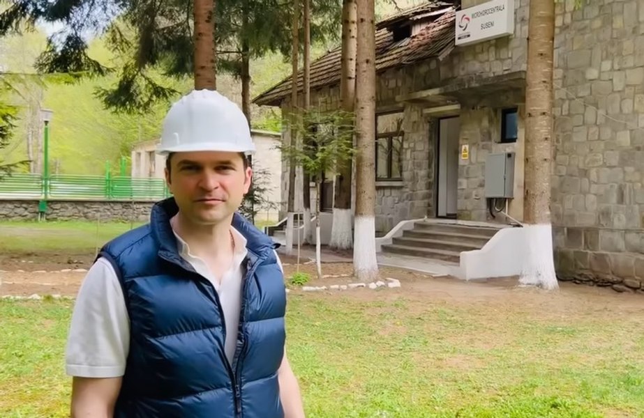 Microhidrocentrala din munții Gorjului care funcționează de aproape un secol cu aceleași echipamente originale. „Este o bijuterie“