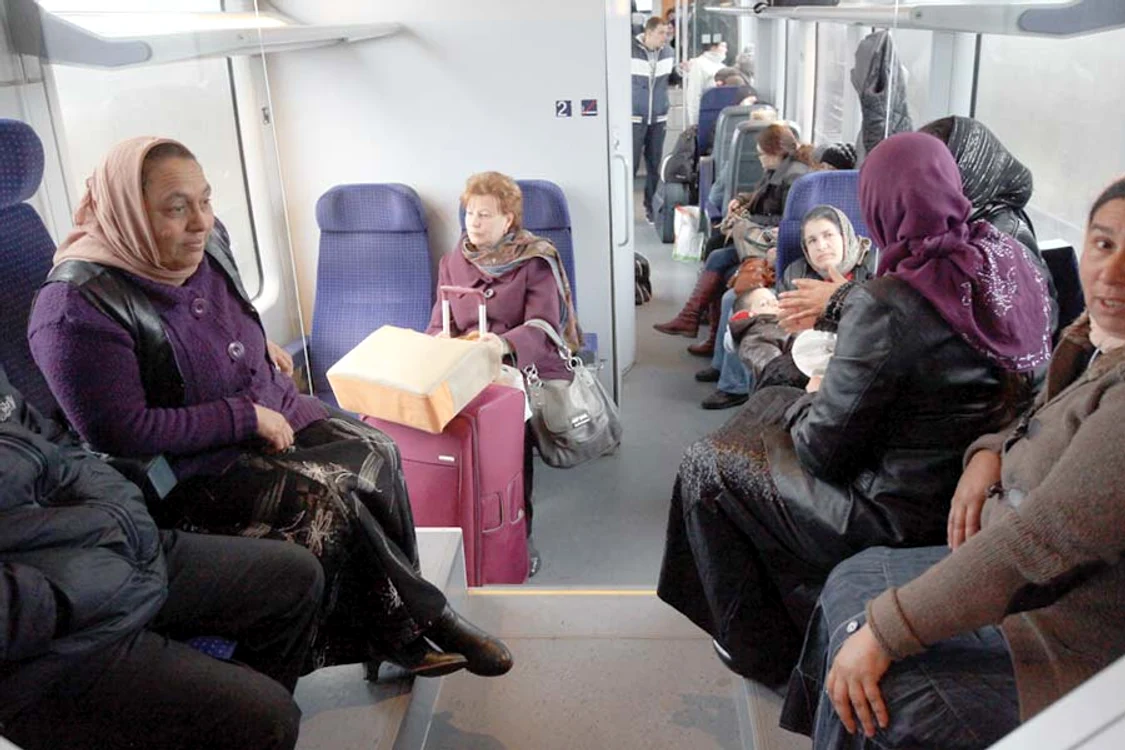 Opreşte în  toate haltele