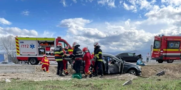 Accident cu blocarea traficului pe DN1 în zona Cristian - Sibiu şi patru victime Foto Andrei Tichindelean