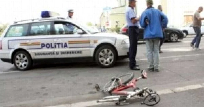 Bicicliestul a fost grav rănit. FOTOnewsbv.ro