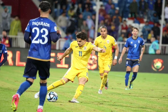 Ianis Hagi (centru) a revenit la echipa națională, după accidentare (FOTO: Sportpictures)