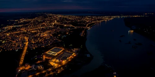 Oraşul Galaţi noaptea FOTO George Nica