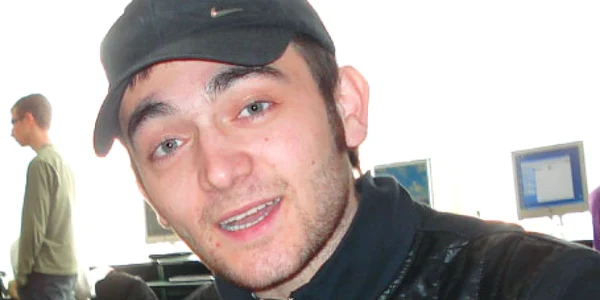 Elevul Radu Bădiţă crede că nu-şi va găsi de muncă decât la măturatul străzilor