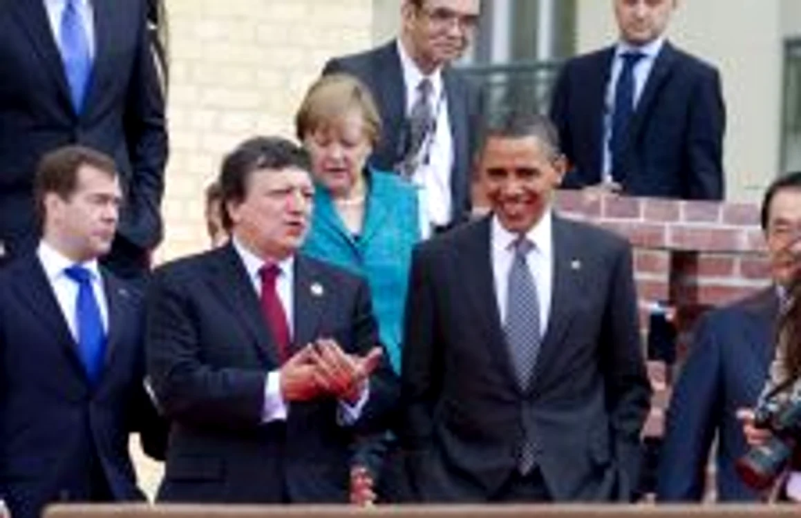 Barack Obama şi Jose Barroso la summitul G8 de la Deauville