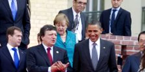 Barack Obama şi Jose Barroso la summitul G8 de la Deauville