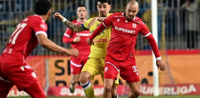 Dinamo și Petrolul, două dintre echipele care nu pot juca în Europa. Foto Facebook