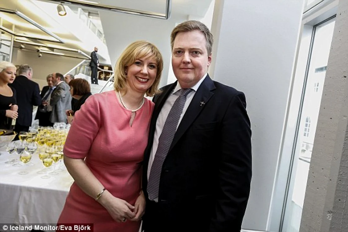 
    Sigmundur David Gunnlaugsson şi soţia sa, Anna Sigurlaug Palsdottir, au păcălit fiscul islandez cu ajutorul "prietenilor" din PanamaFoto: Iceland Monitor/Eva Bjork  