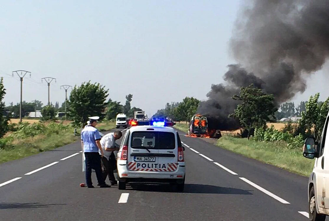 Incendiul de la Mihăileşti n-a făcut victimeFoto: "Adevărul"