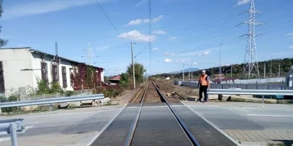 trecere nivel cale ferata foto cfr infrastructura