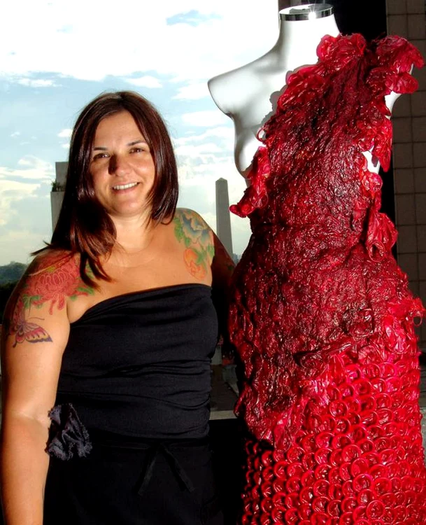 Adriana, cu una ditnre creaţiile ei