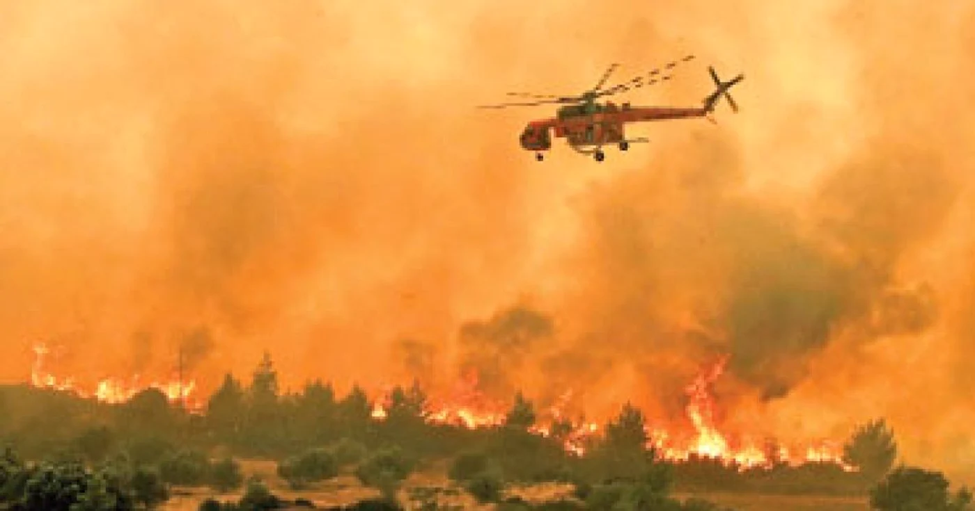 VIDEO Incendiu devastator la porţile Atenei