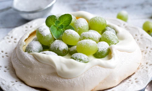 pavlova cu struguri jpeg
