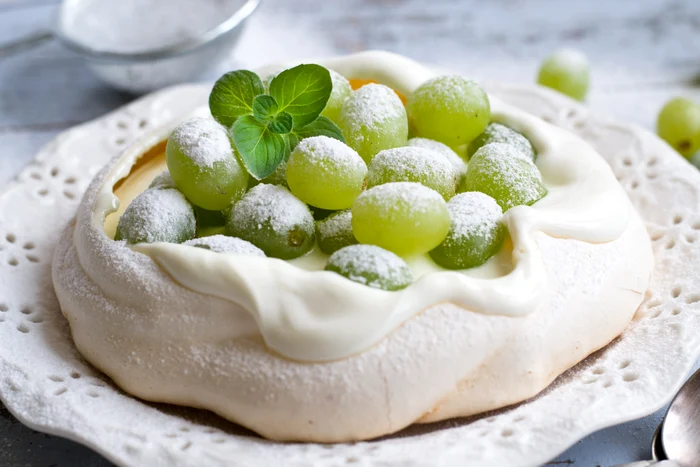 Pavlova cu struguri