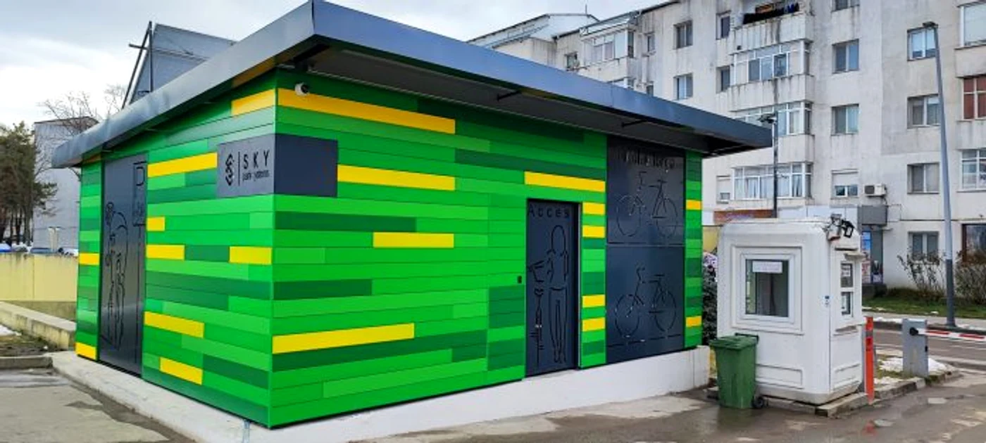 Noua parcare pentru biciclete din Vaslui FOTO Cătălin Mîndru