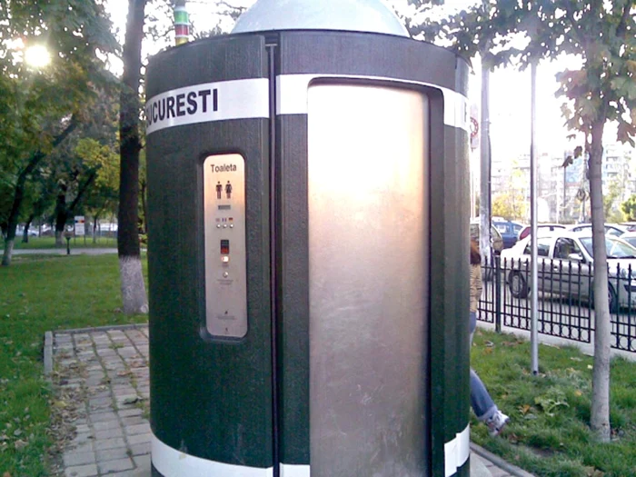 
    În parcurile Kiseleff  şi  Bazilescu au fost montate  deja două WC-uri inteligente  