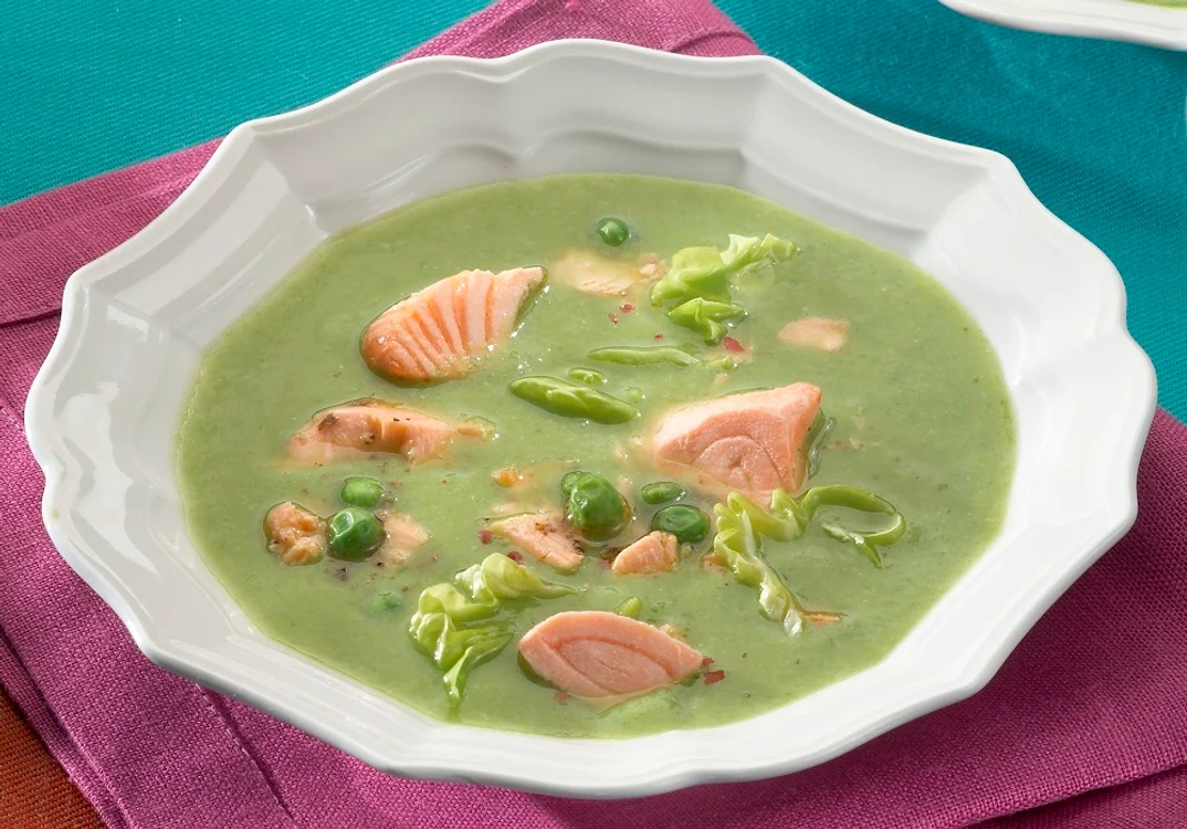 
    Supă cremă de legume cu somon  