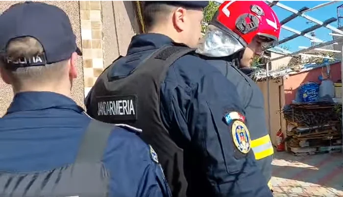 Evacuarea pe traseul de deplasare se realizează sub coordonarea IGSU. FOTO Captură IGSU