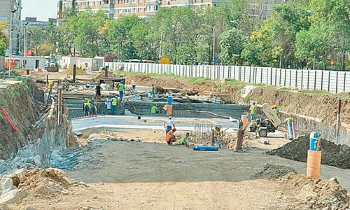 Favorit: Este realizată în proporţie de 50%  Acum se toarnă placa peste peron jpeg