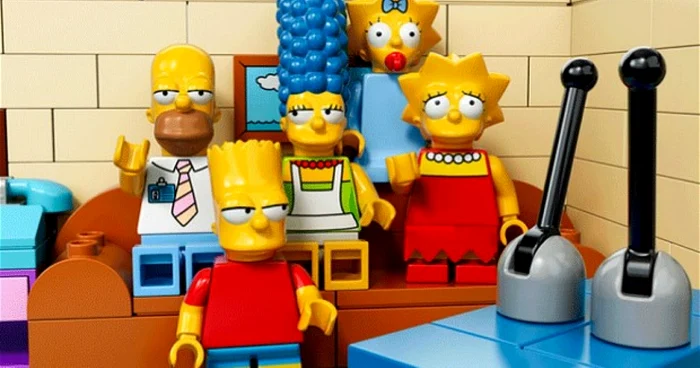 Familia Simpson va suferi o schimbare de imagine. FOTO Lego