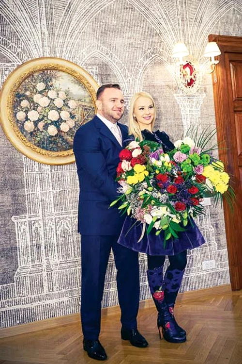 Alături de soțul ei,  Adrian Grădinaru,  la cununia civilă