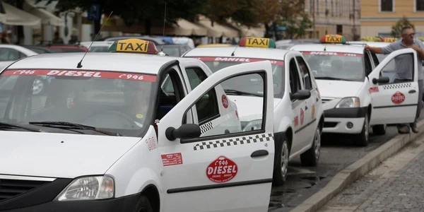 „Diesel Taxi“ este din 2009 singura firma de taximetrie  care poate folosi în denumire cuvântul Diesel | Foto: Andi Daiszler.  