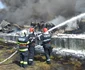 Fumul toxic şi incendiul de la uriaşul depozit de deşeuri continuă să le facă probleme localnicilor de la Salonta. FOTO