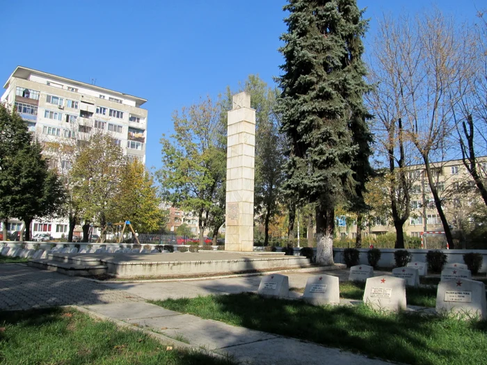 Despre eroi şi jocul istoriei jpeg