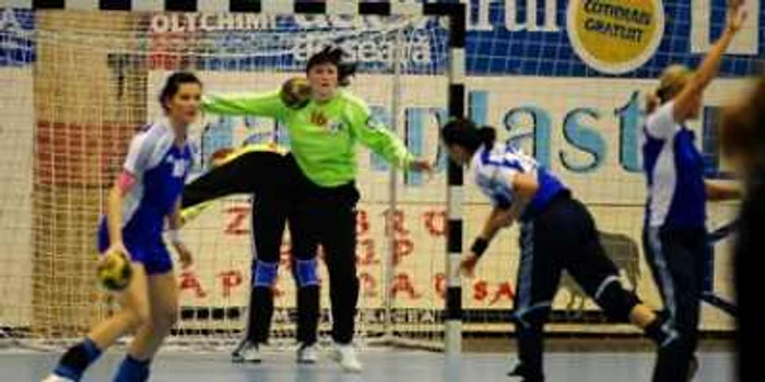 Râmnicu Vâlcea: Lumininita Huţupan Dinu se va retrage din handbal la turneul echipei Oltchim de la Ljubljana