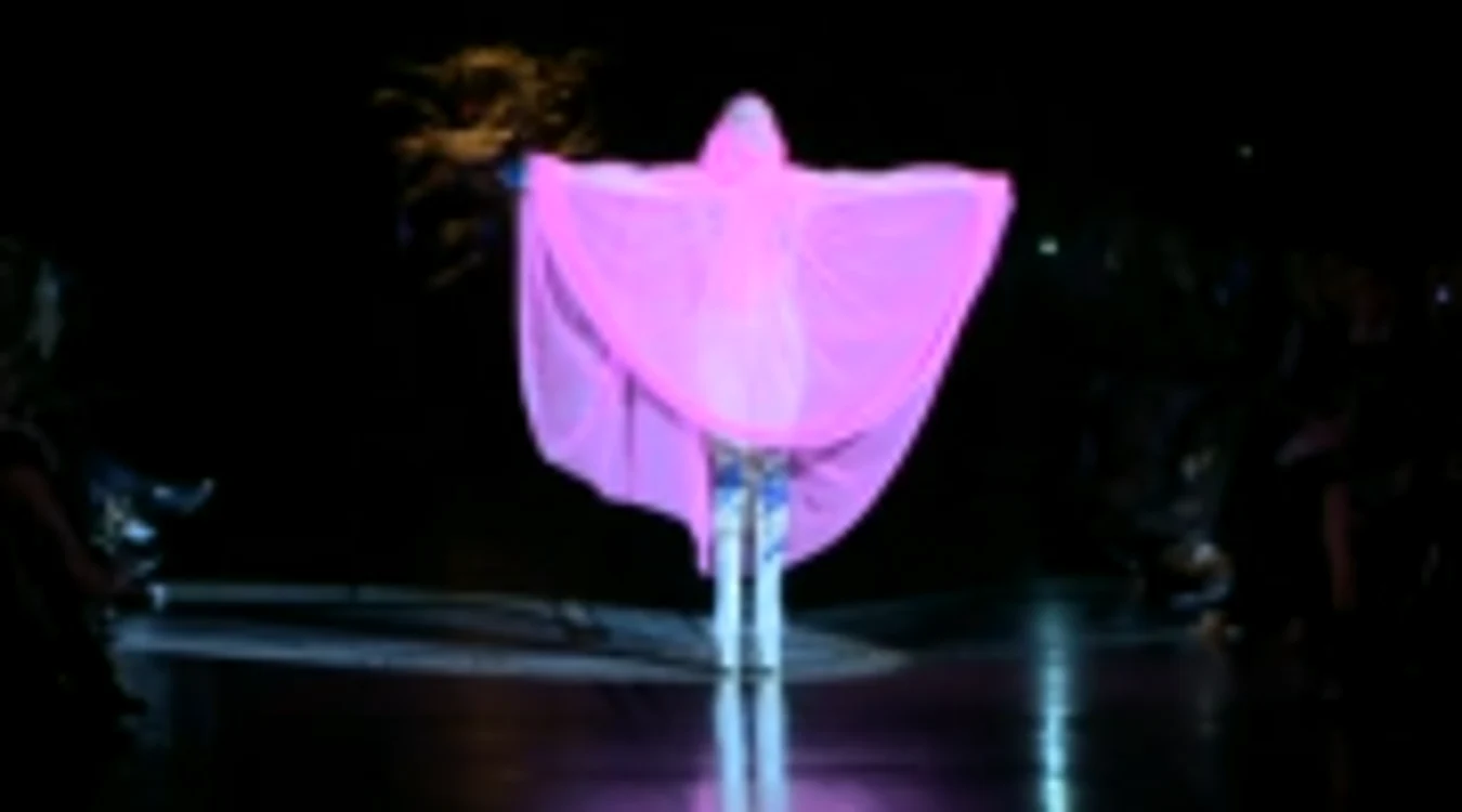 Lady Gaga în deschiderea prezentării lui Philip Treacy de la Săptămâna Modei de la Londra. FOTO The Telegraph