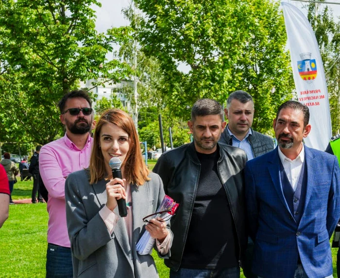 Florin Bît (st.) și Emil Popa (mijloc), doi dintre directorii cu salarii mari FOTO: FB/E. Moț