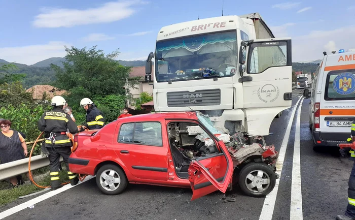 Accidentul grav de pe Valea Oltului s-a soldat cu doi morți FOTO ISU