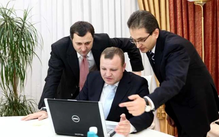 Premierul Vlad Filat s-a întâlnit cu reprezentanţii companiei Moldavian Airlines & Carpatair