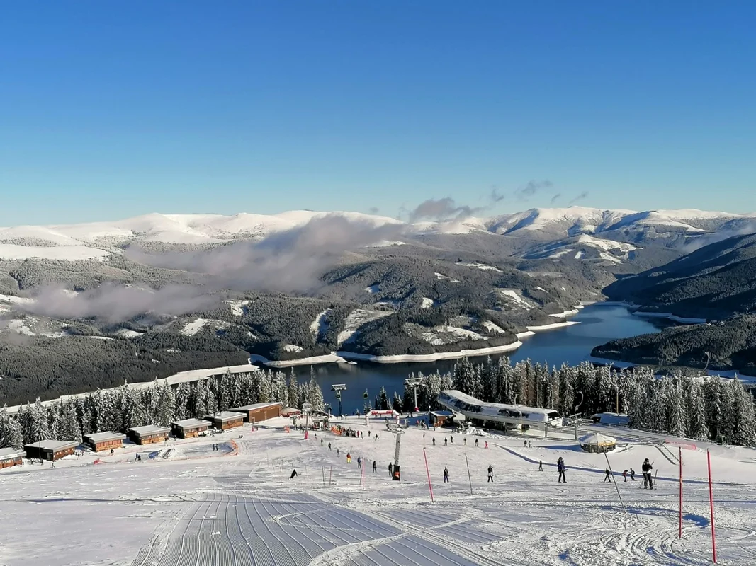 Domeniul Schiabil Transalpina Voineasa de lângă Lacul Vidra din judeţul Vâlcea Foto Staţiunea Voineasa