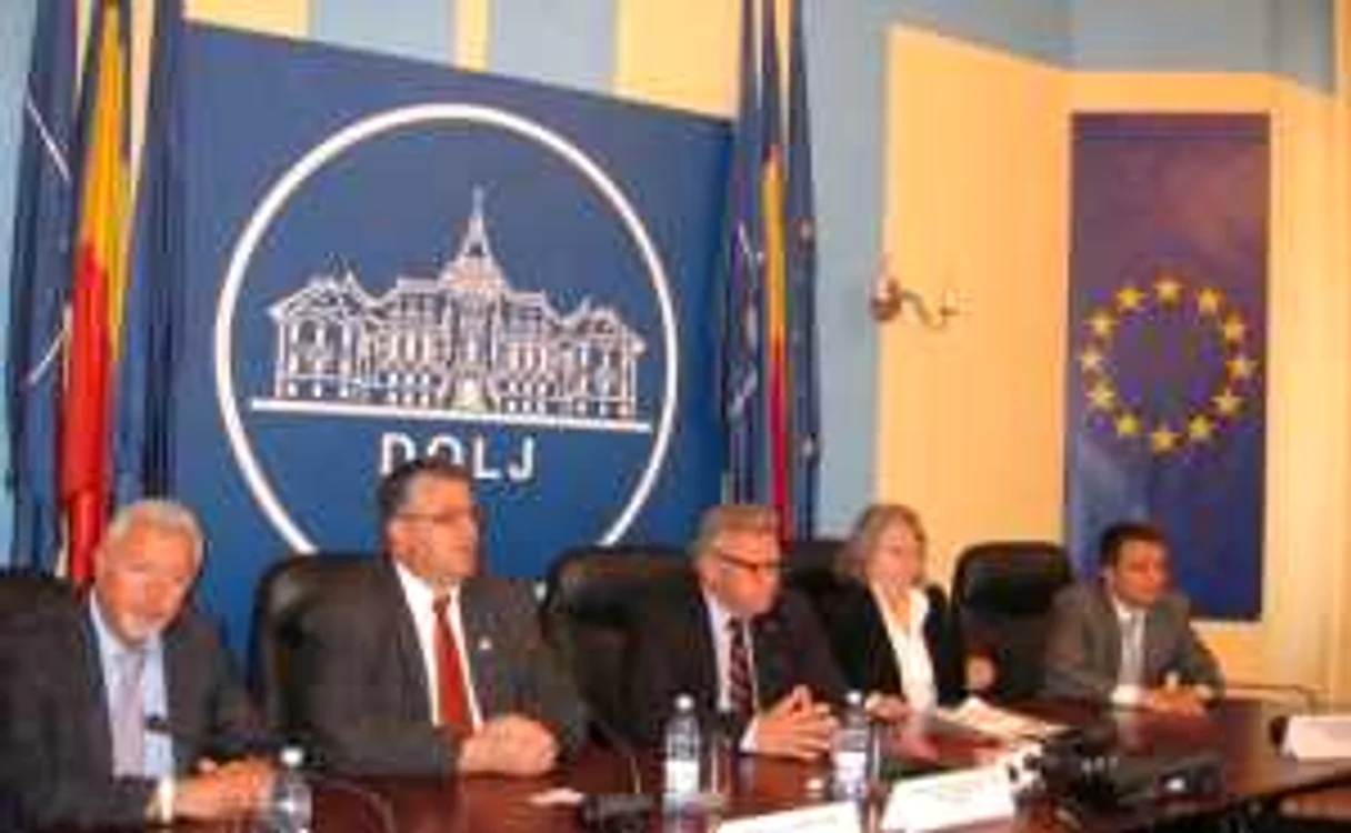 Ambasadorul Africii de Sud a declarat că este interesat de oportunităţile economice din zona Craiovei